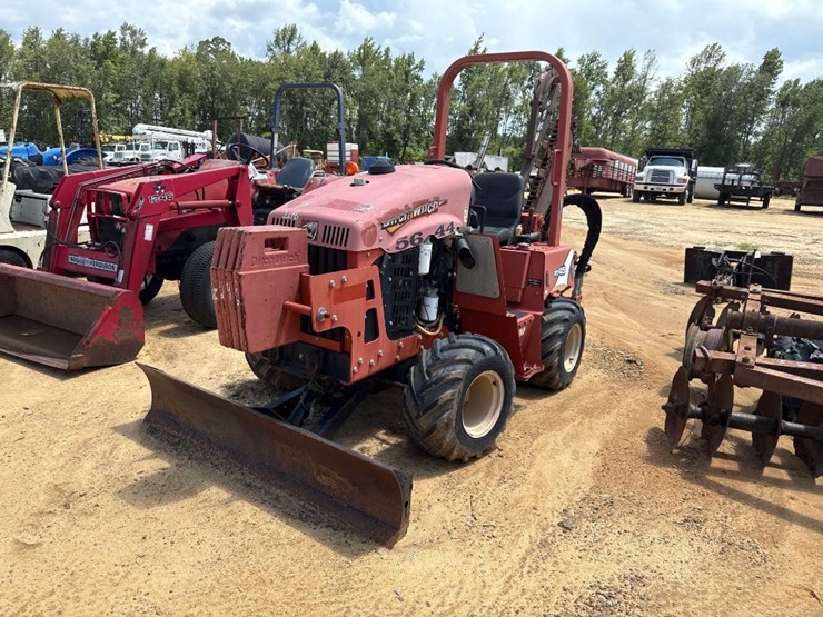 208---2015-ditch-witch-rt45-trencher-image-2