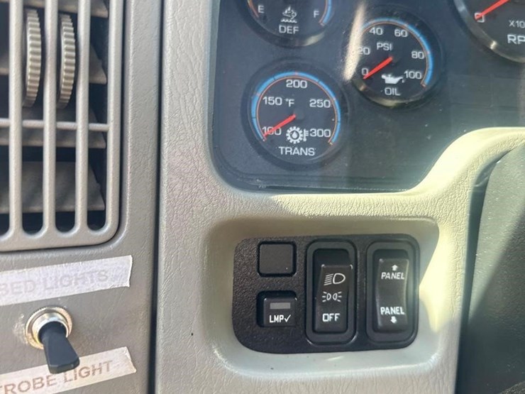 2019-international-durastar-4300-image-32