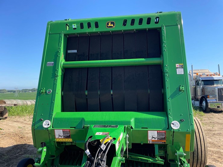 2023-john-deere-560m-image-11