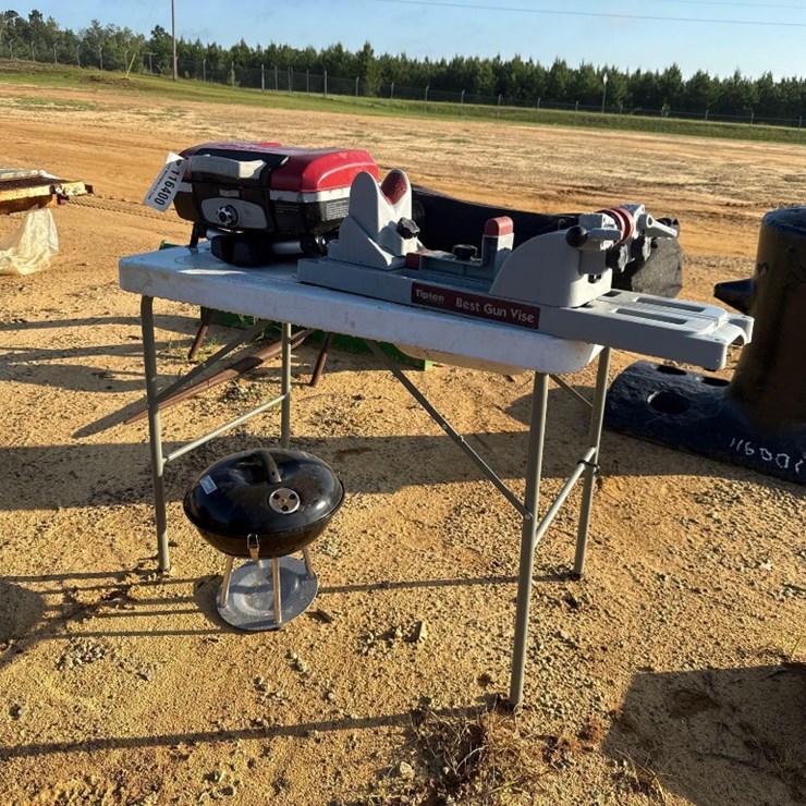 2224 - CAMPING TABLE WITH SINK