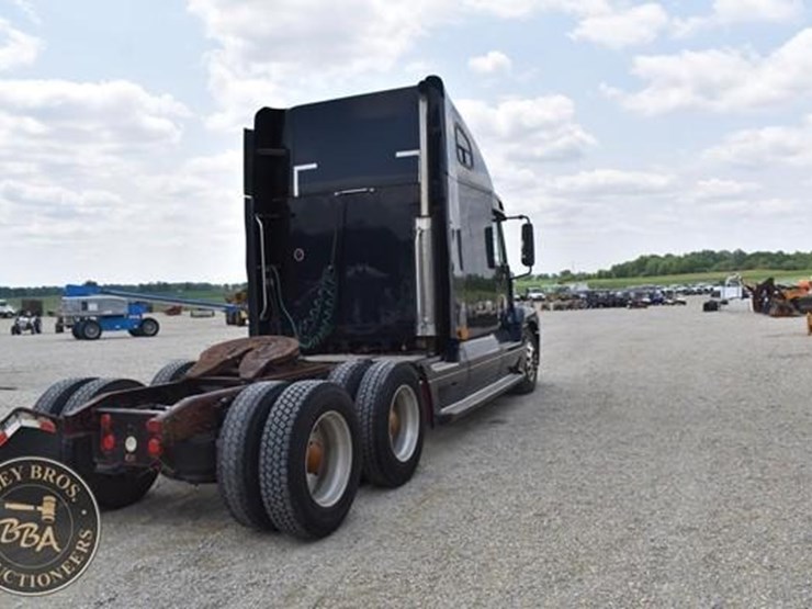 1997-freightliner-century-120-image-7
