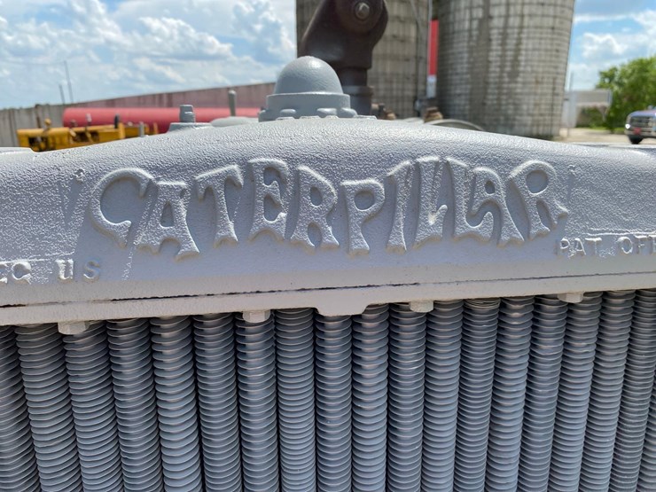 caterpillar-30-ag-crawler-image-13