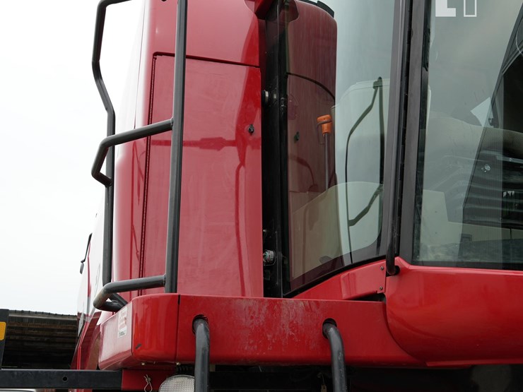 2012-case-ih-5088-image-21