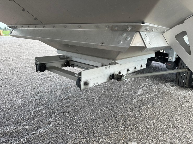 2022-40'-eby-grain-trailer-image-26