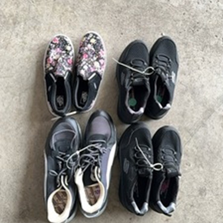 LOT#-808- 4 PAIRS OF SHOES