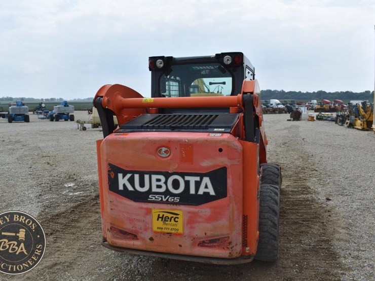 2017-kubota-ssv65-image-16