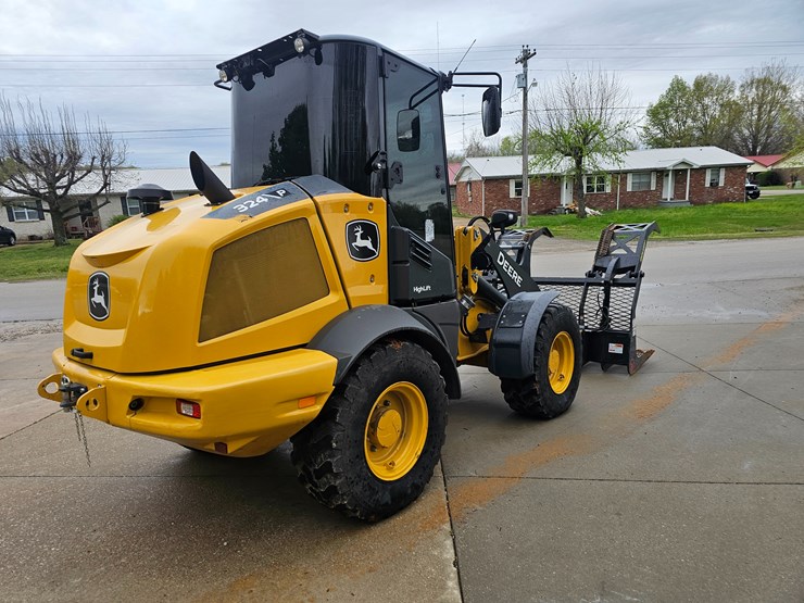 #17574-•-2024-deere-324-wheel-loader-image-9