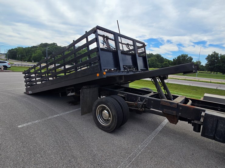2004-ford-f650-image-116