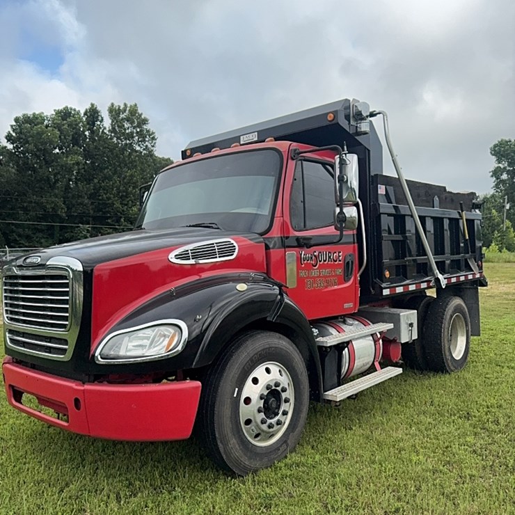 2011 Freightliner M2