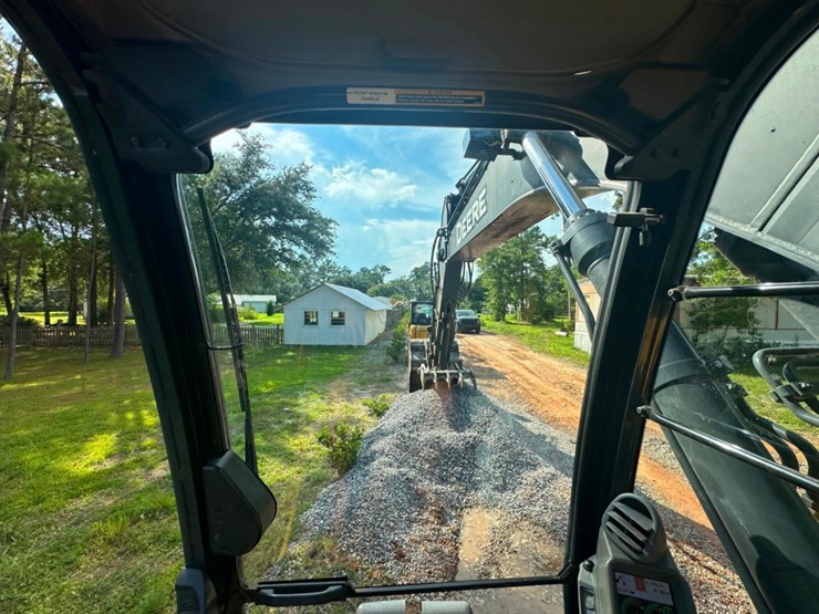2018-deere-245g-lc-image-48