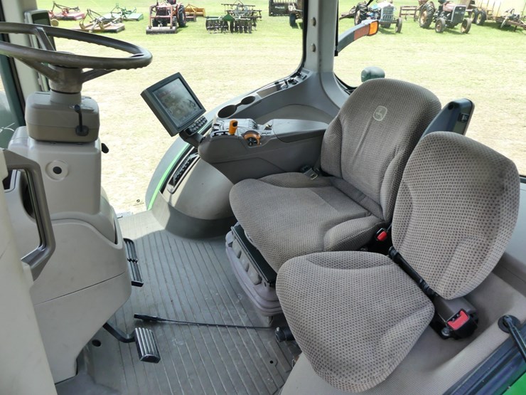 2020-john-deere-7230r-image-13