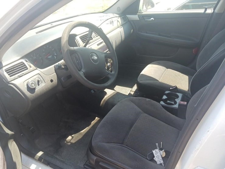 2014-chevrolet-impala-limited-inop-police-image-6