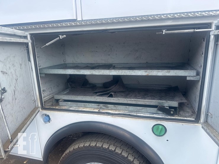 2015-ford-f550-image-27