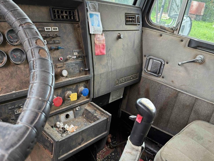 1983-kenworth-w900-image-46