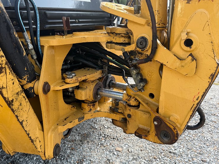 new-holland-555e-image-12