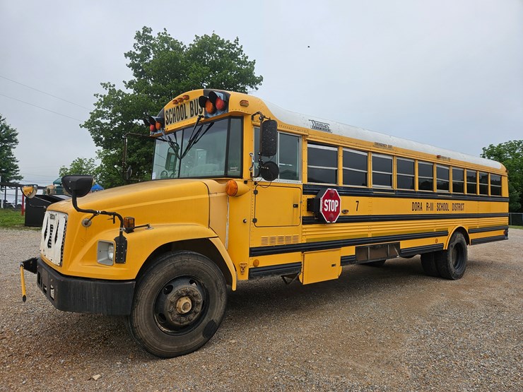 2005-freightliner-fs65-image-3