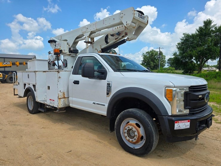 2017-ford-f550-image-11