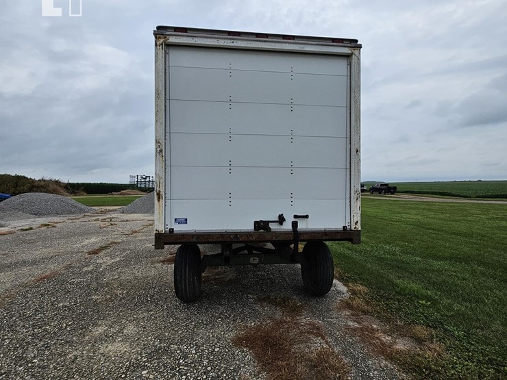 us-truck-body-on-john-deere-running-gear-image-6