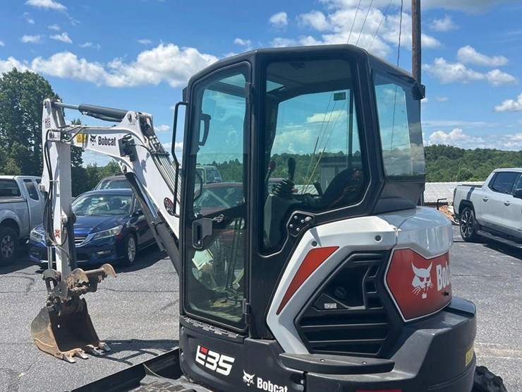 2021-bobcat-e35i-image-4