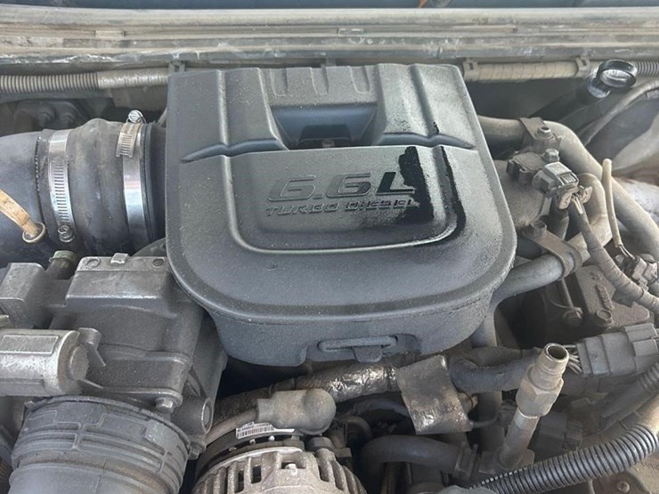 2011-chevrolet-cheyenne-3500hd-image-32
