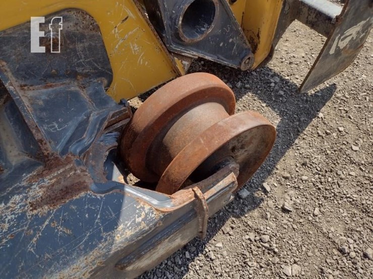 2020-deere-333g-image-30