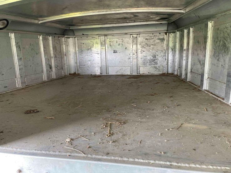 2006-8’x28’-c&c-aluminum-livestock-trailer-image-64