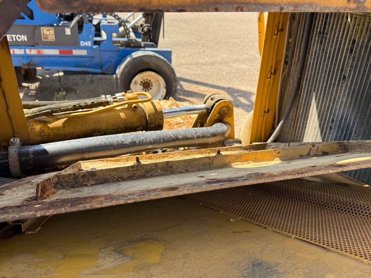 caterpillar-d3g-lgp-image-18