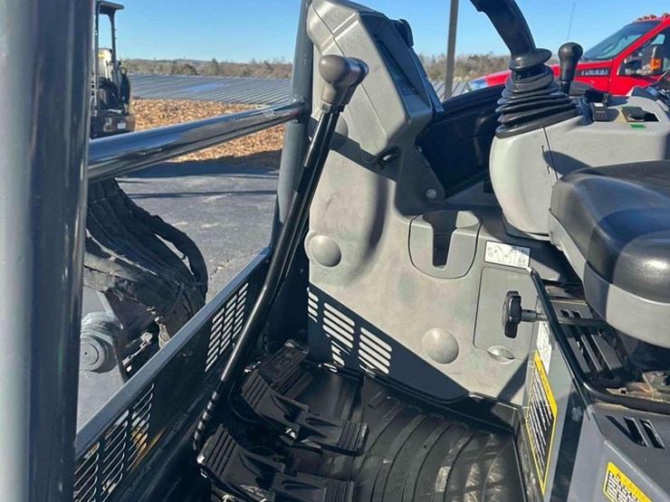 2021-deere-35g-image-9