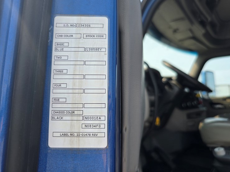 2019-peterbilt-579-image-70