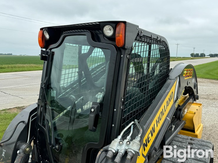 2017-new-holland-c238-image-12