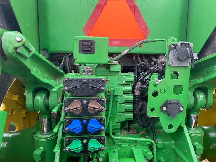 2016-john-deere-8245r-image-18