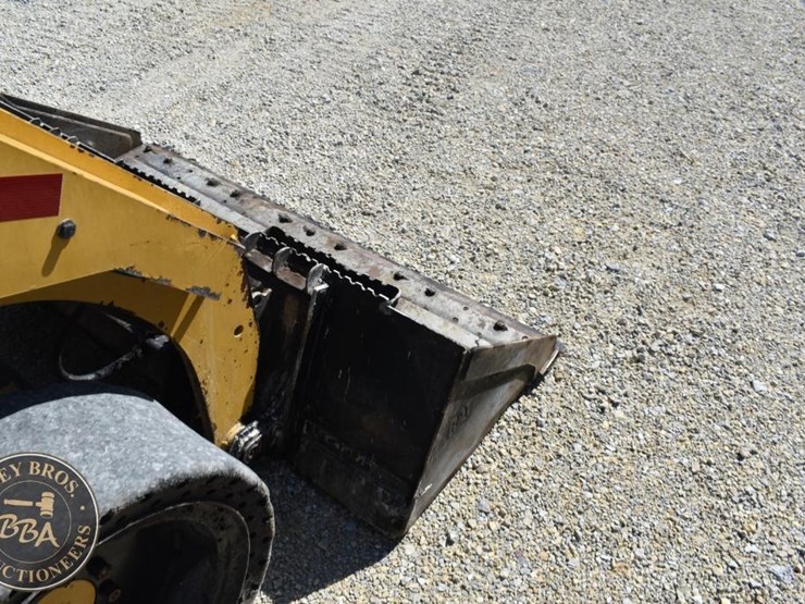 2018-caterpillar-262d-image-55