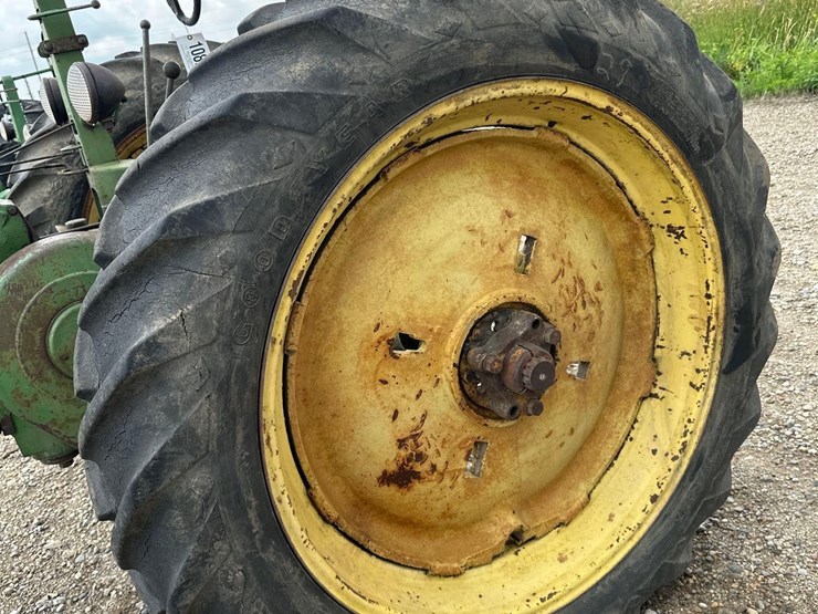 john-deere-b-image-6