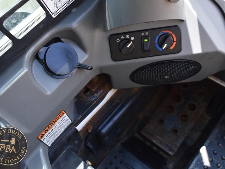 2020-bobcat-s550-image-42