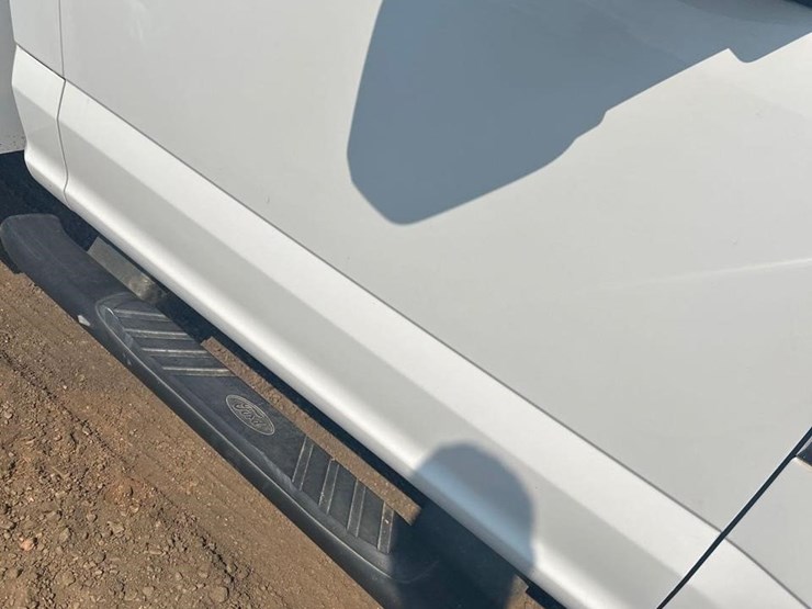 2020-ford-f350-xl-image-10