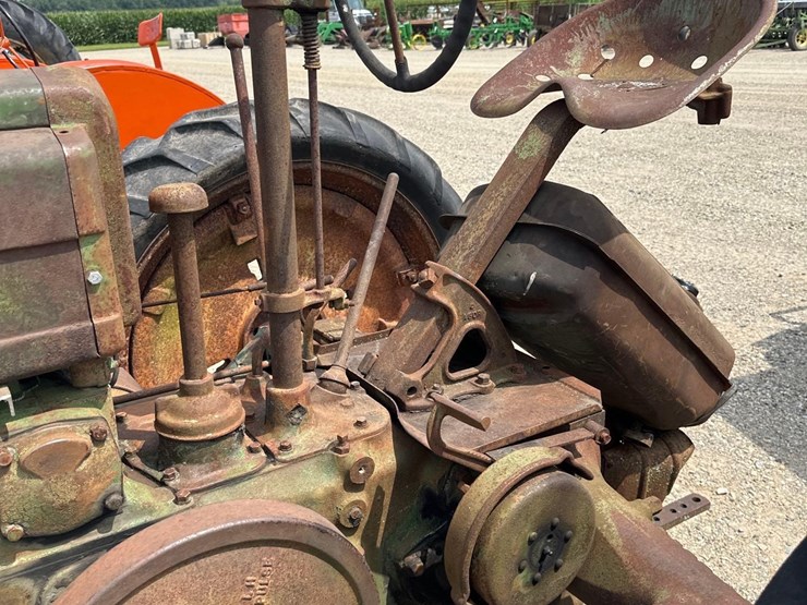 john-deere-b-image-11