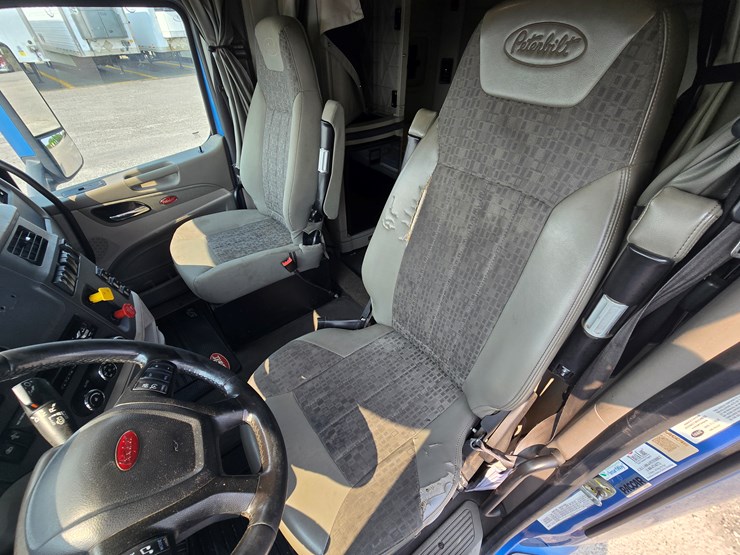 2019-peterbilt-579-image-75