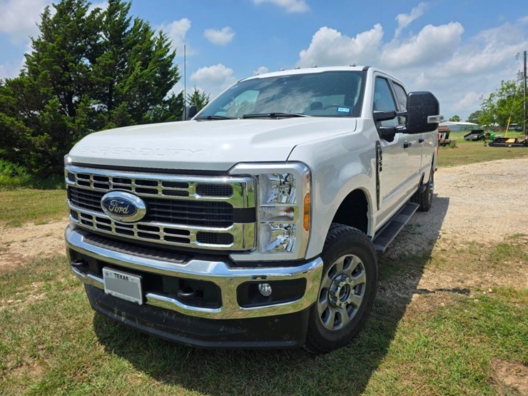 2024-ford-f350-image-1