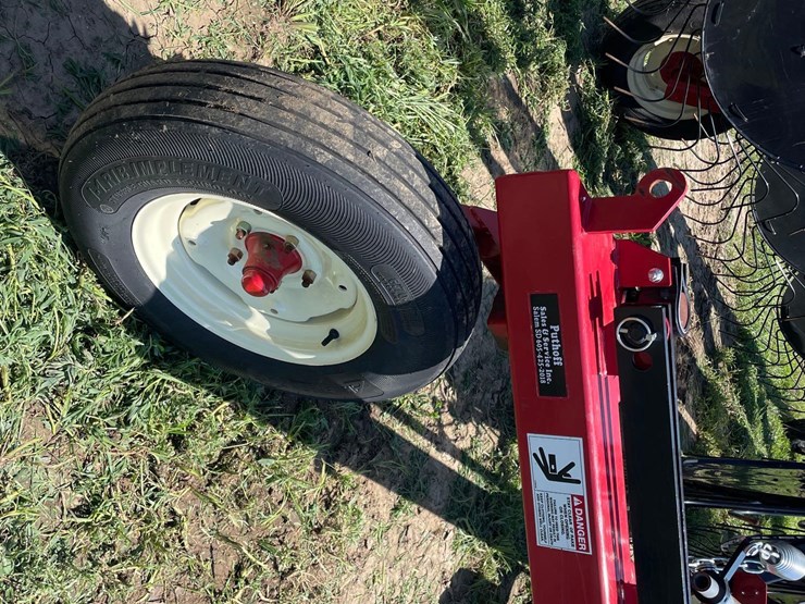 2023-h&s-14-wheel-v-rake-1-owner-image-32