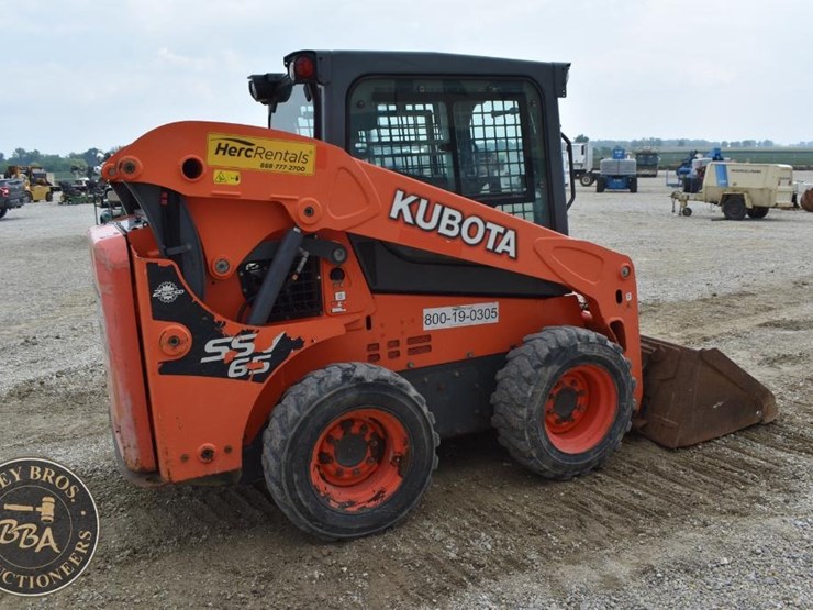 2017-kubota-ssv65-image-19