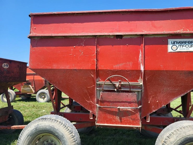 unverferth-mccurdy-350-hopper-wagon-w/running-gear-image-35
