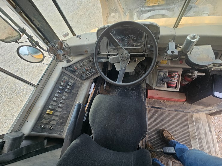 2005-freightliner-fs65-image-79