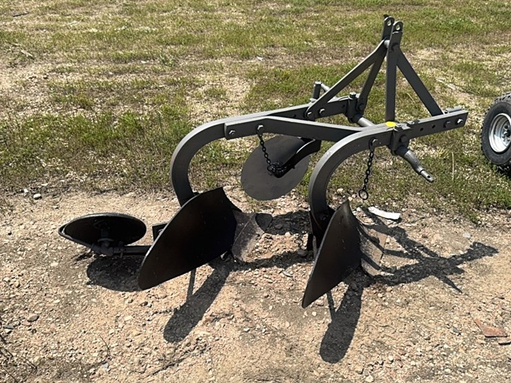 2-bottom-ferguson-plow-image-1