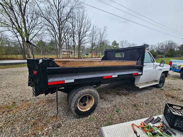 1985-gmc-3500-image-17