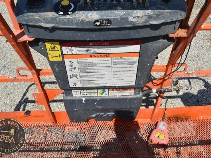 2007-jlg-600s-image-28
