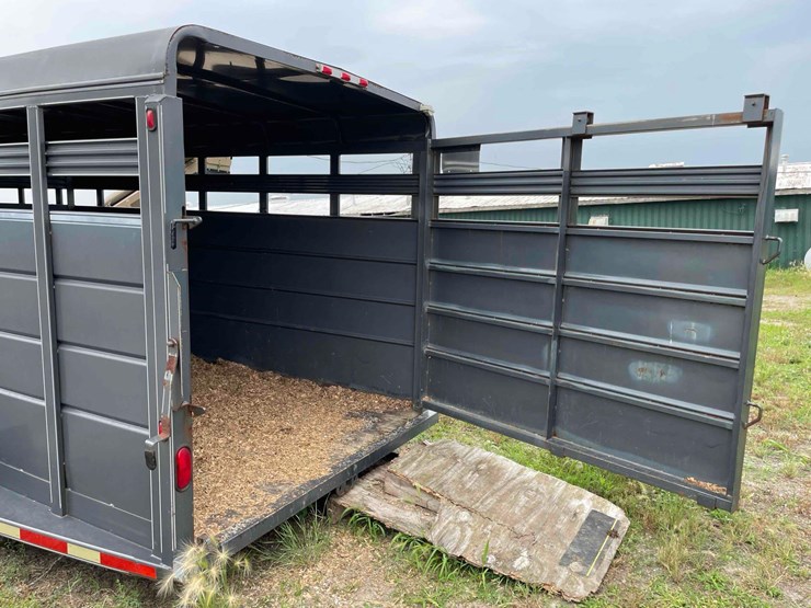 2000-24'-corn-pro-livestock-trailer-image-14