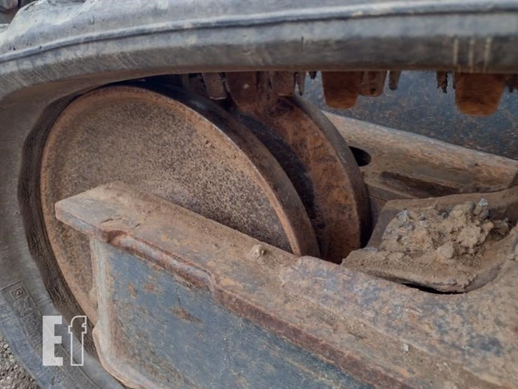 2020-bobcat-t595-image-26