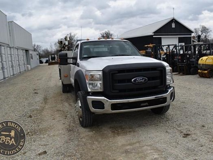 2013-ford-f550-image-21