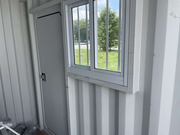 10-ft-small-shipping-container-image-9