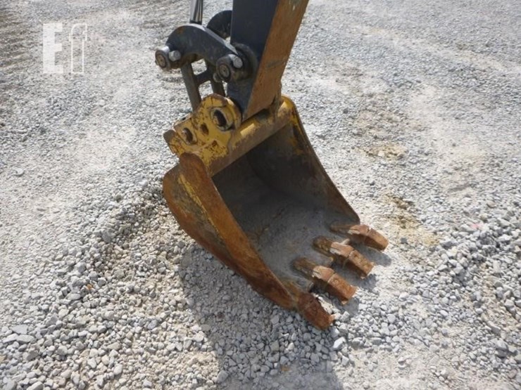 2021-deere-26g-image-15